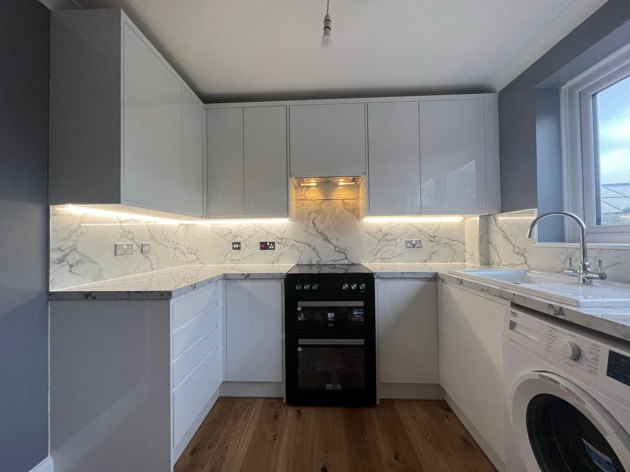 Kitchen worktop installation tiling splashback