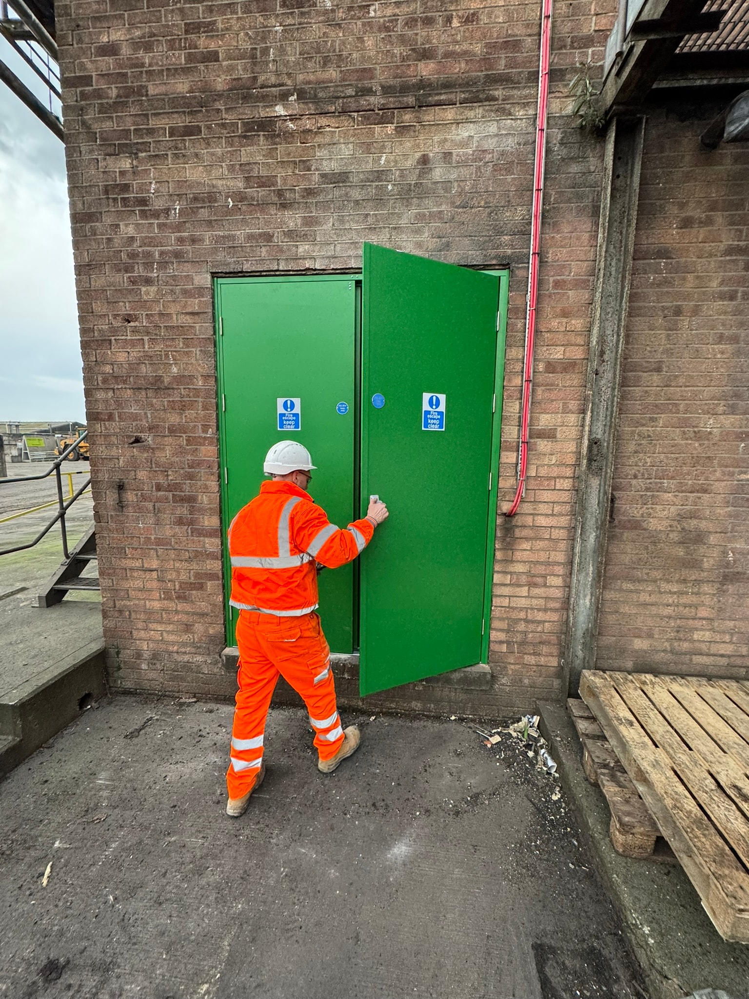 Fire door installation specialist contractor compliance